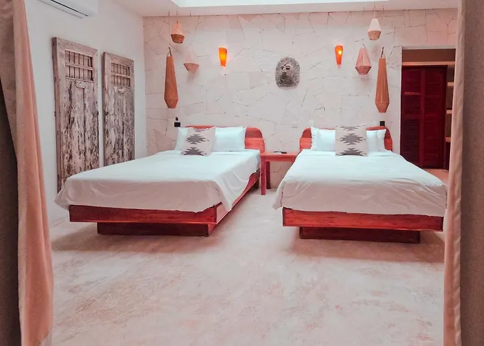 Naats Amigos Aparthotel