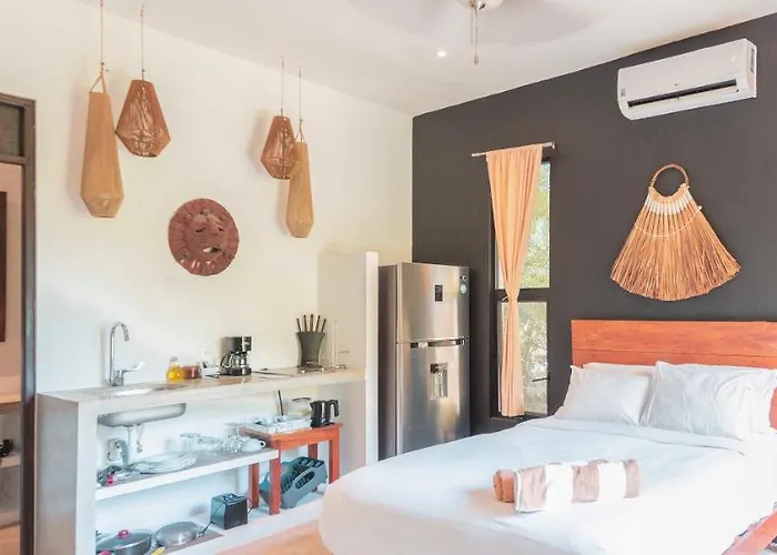 Naats Amigos Aparthotel