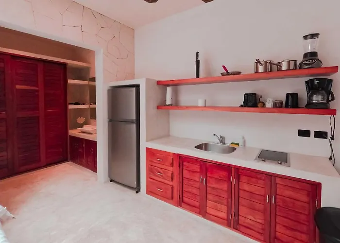 Naats Amigos Aparthotel 3*