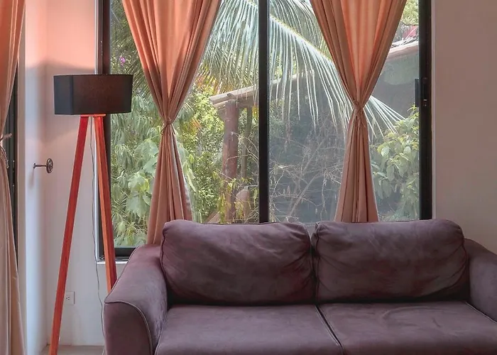 Naats Amigos Aparthotel